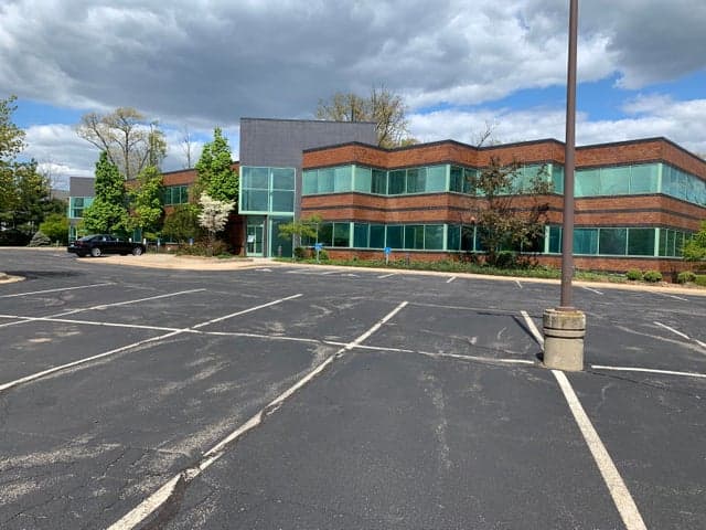 5211 Cascade Road SE 100, Grand Rapids, MI 49546