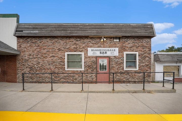 105 N Van Buren Street, Bloomingdale, MI 49026