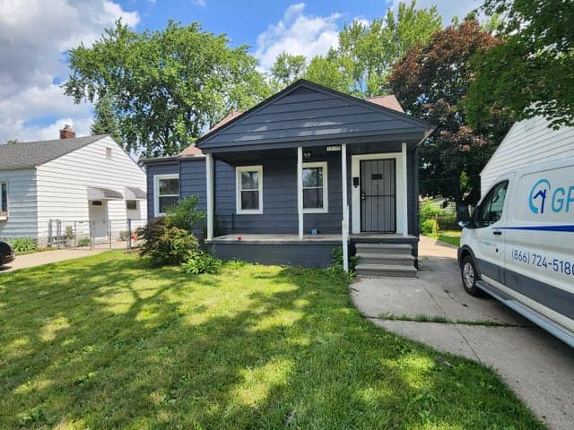 19139 Kingsville Street, Harper Woods, MI 48225