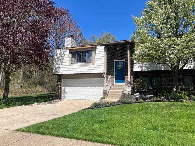 17267 Roosevelt Road, Spring Lake, MI 49456