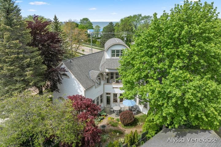 404 N Shore Drive, South Haven, MI 49090