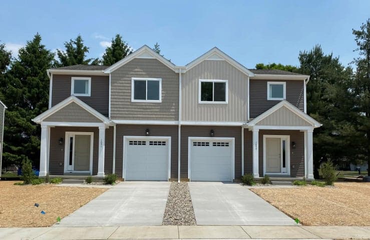 1050 Rebecca Street 18, Marshall, MI 49068