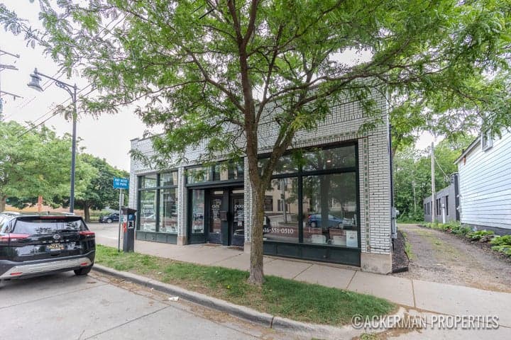 1052 Wealthy Street SE, Grand Rapids, MI 49506