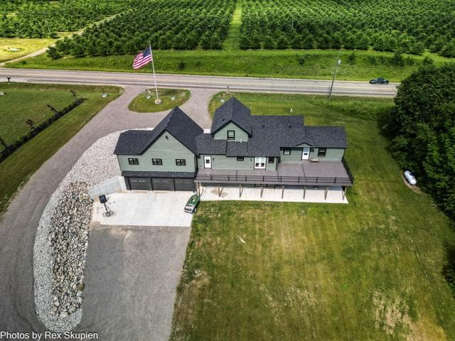 17090 Kenowa Avenue, Kent City, MI 49330