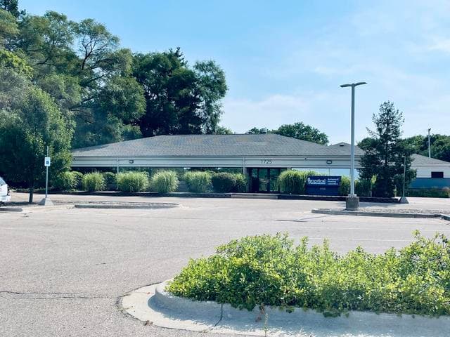1725 S Park Street, Kalamazoo, MI 49001