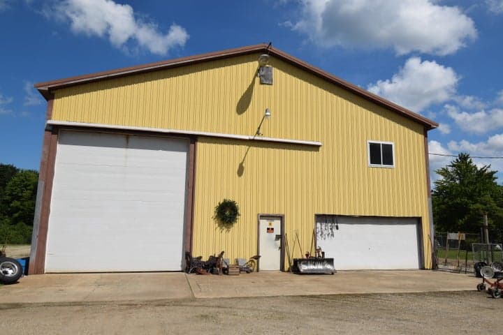 71627 County Road 681, Hartford, MI 49057