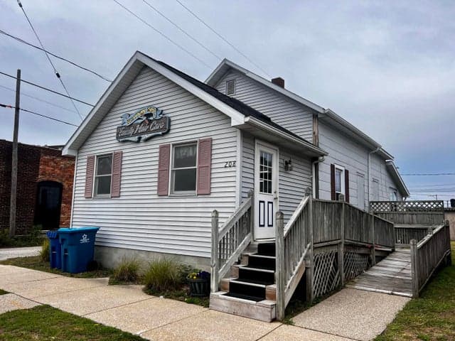 208 S Harrison Street, Ludington, MI 49431