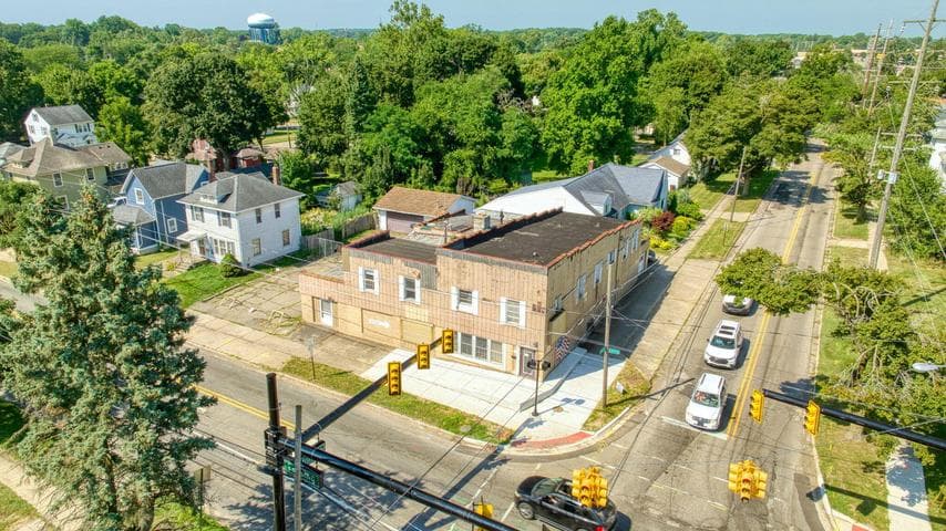 1314 Lansing Avenue, Jackson, MI 49202