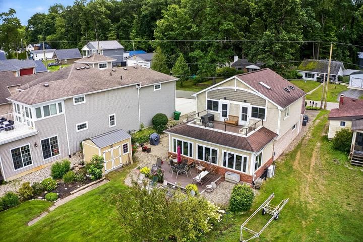 68800 S Shore Drive, Edwardsburg, MI 49112