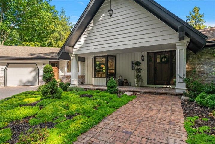 955 Kenwood Drive, Holland, MI 49423