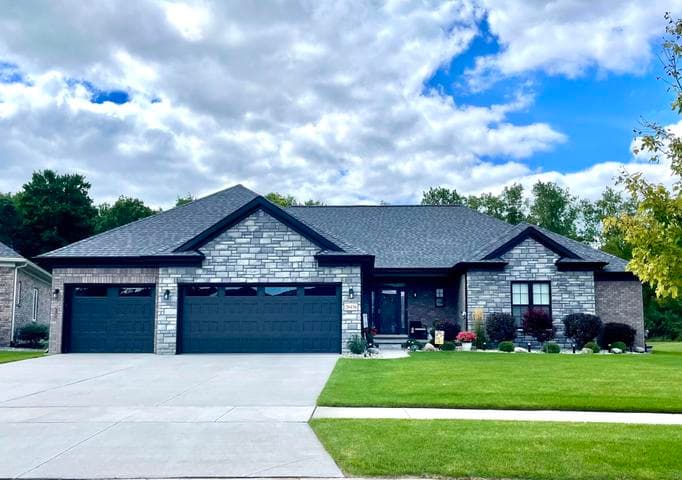 20077 Dovetail Drive, Trenton, MI 48183