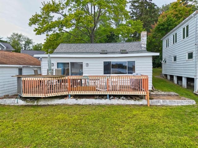 67023 Lakeshore Drive, Dowagiac, MI 49047