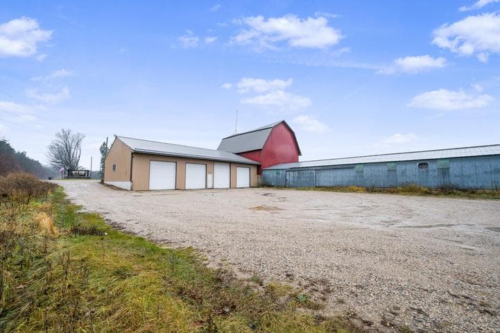 11406 E 8th Street, Reed City, MI 49677