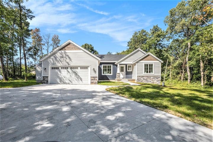 36 S Yankee Springs Road, Middleville, MI 49333