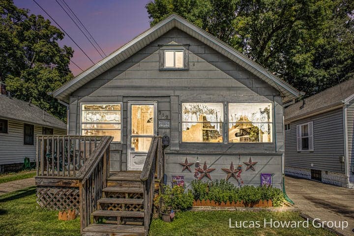 712 Lenore Avenue, Lansing, MI 48910