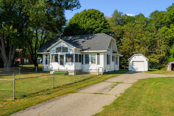 736 S Grove Street, Delton, MI 49046