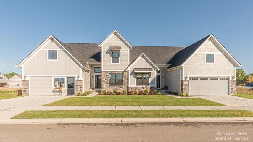 1321 Gallery Pointe Drive, Saline, MI 48176
