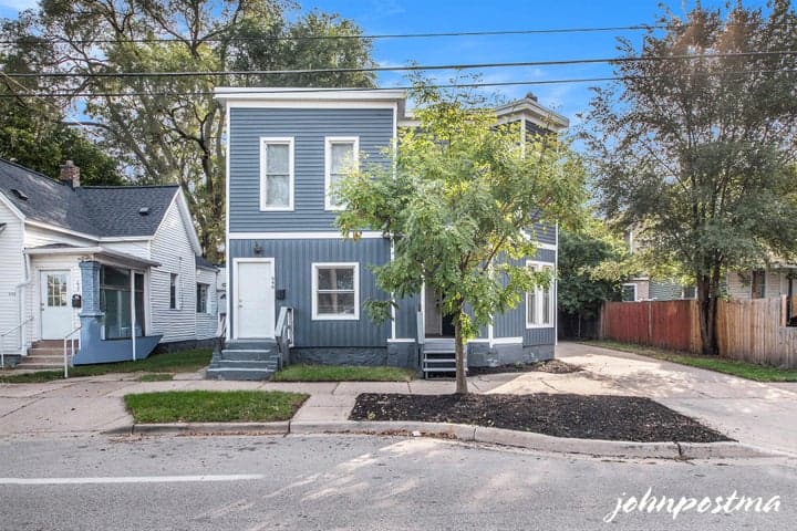 646 Broadway Avenue NW, Grand Rapids, MI 49504