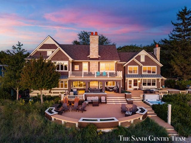 19201 North Shore Drive, Spring Lake, MI 49456