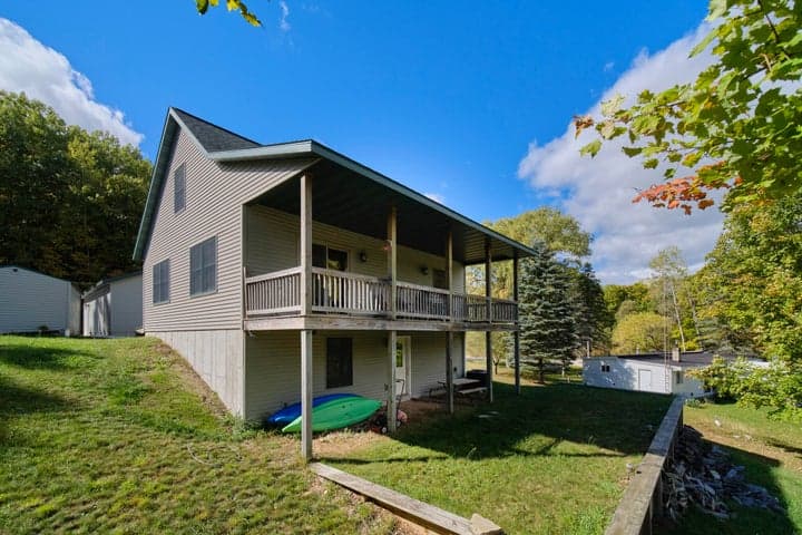 6124 N Larson Road, Fountain, MI 49410