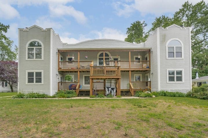 7374 North Shore Drive 16, South Haven, MI 49090