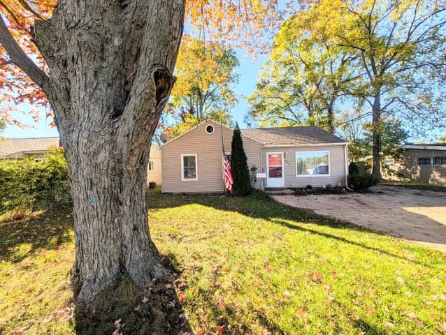 582 Riverside Drive, Battle Creek, MI 49015