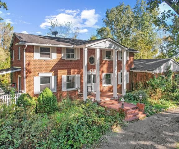 48000 Eight Mile W, Northville, MI 48167