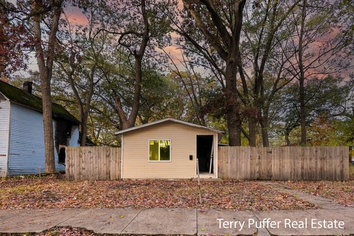 2521 Sanford Street, Muskegon Heights, MI 49444
