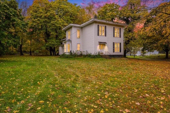 9585 Douglas Avenue, Plainwell, MI 49080