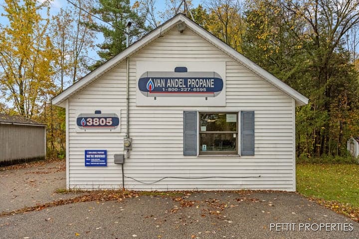 3805 S Ravenna Road, Ravenna, MI 49451