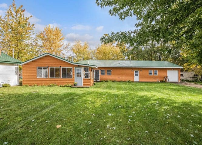 53027 Twin Lakes Road, Dowagiac, MI 49047