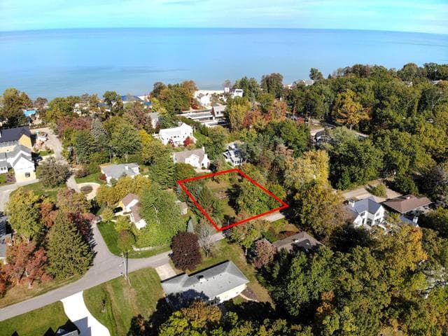 11653 Prospect Drive, New Buffalo, MI 49117