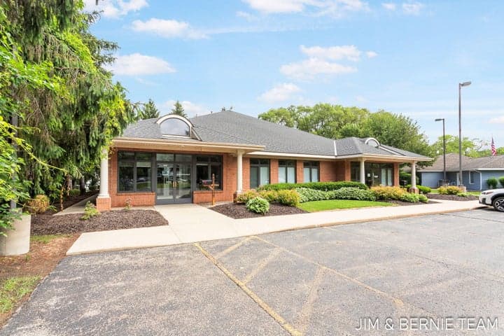 697 Ottawa Beach Road 2A, Holland, MI 49424