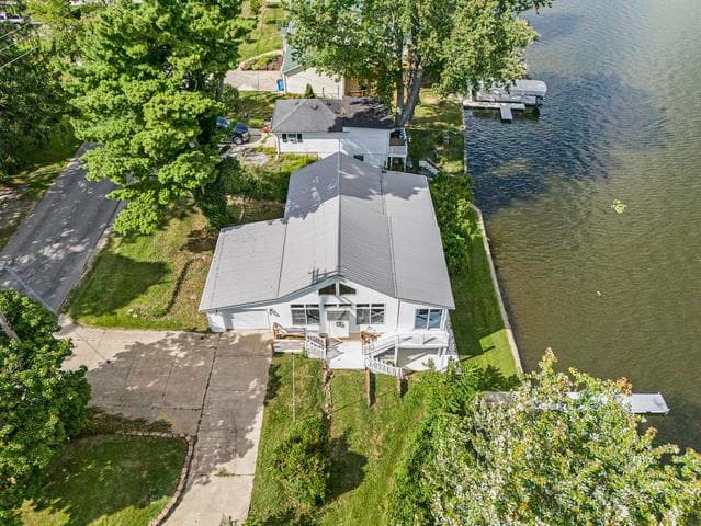 917 Elm Street, Colon, MI 49040
