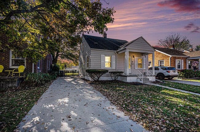 21824 Colony Street, Saint Clair Shores, MI 48080