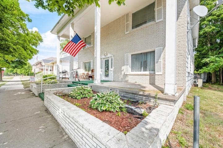 117 S Warren Avenue, Big Rapids, MI 49307