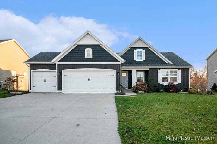 2116 Brindle Drive, Hudsonville, MI 49426