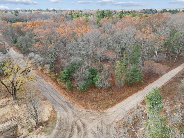 Columbia Road, Twin Lake, MI 49457