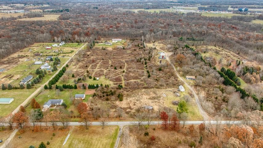 12695 Dearmyer Road, Brooklyn, MI 49230