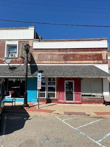17 W Main Street, Grant, MI 49327