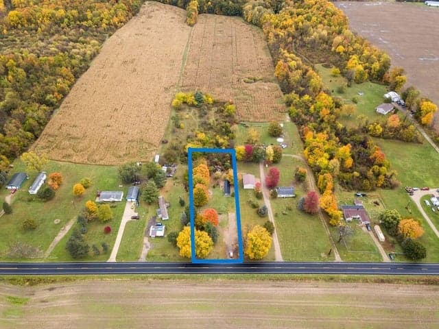 66301 County Road 681, Hartford, MI 49057
