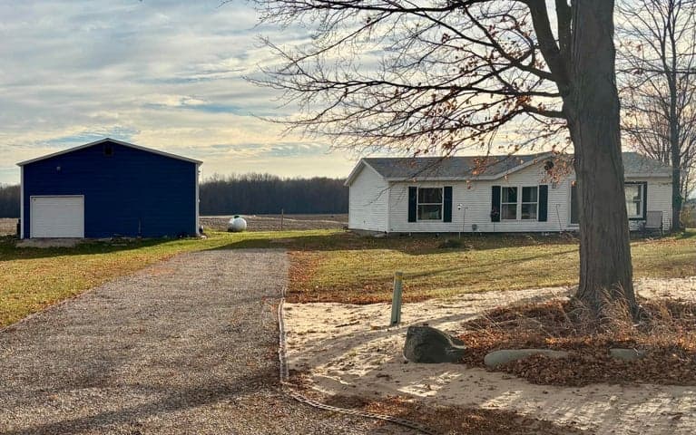 1518 E Tupper Lake Road, Lake Odessa, MI 48849