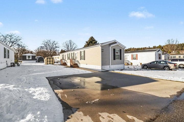2907 N Sandy Drive, Ludington, MI 49431