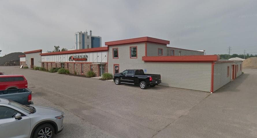 268 N Fairview Road 30, Zeeland, MI 49464