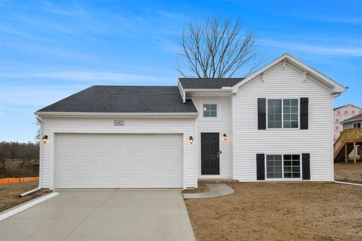580 Manorwood Circle, Benton Harbor, MI 49022