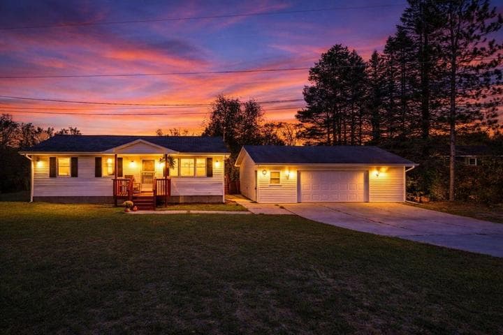 886 W Maple Street, Mecosta, MI 49332