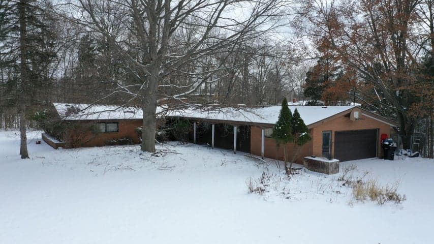 22900 Thorncliffe Street, Southfield, MI 48033