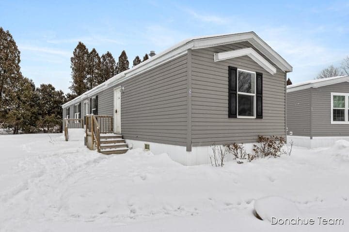 1800 W Main 50, Lowell, MI 49331