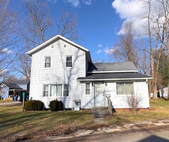 407 Barry Street, Colon, MI 49040