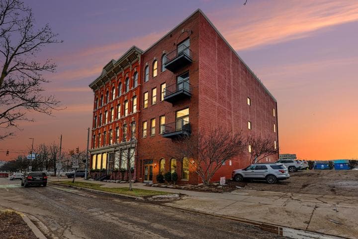 801 Monroe Avenue NW 105, Grand Rapids, MI 49503